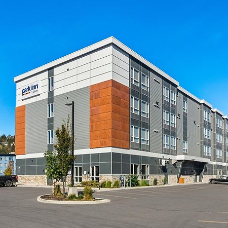 Park Inn By Radisson, Kelowna Dış mekan fotoğraf