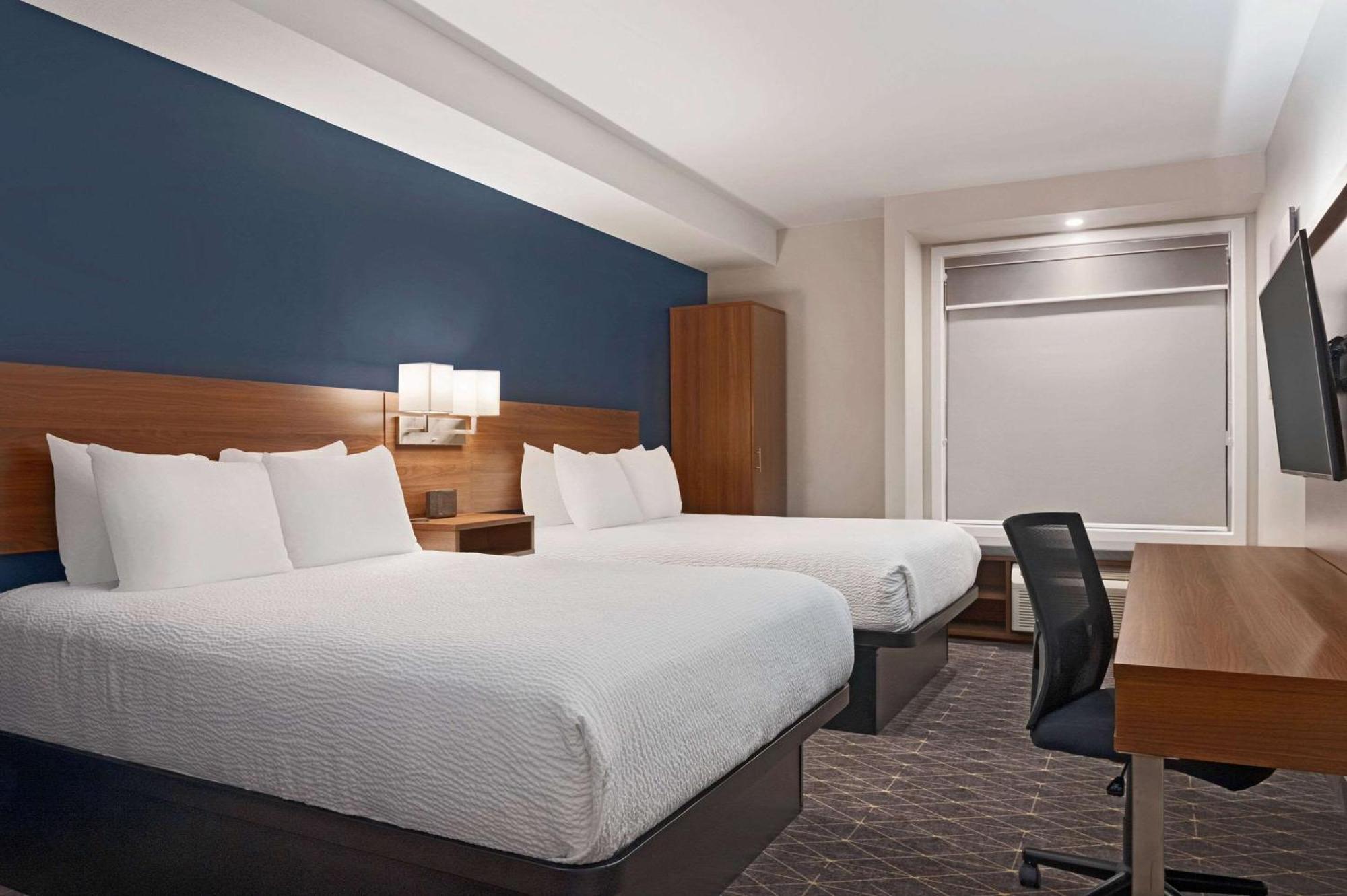 Park Inn By Radisson, Kelowna Dış mekan fotoğraf