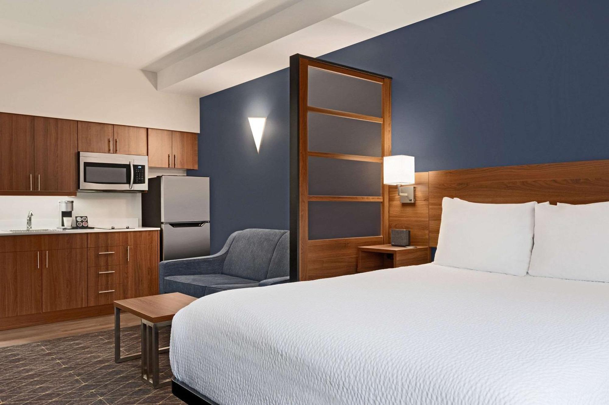 Park Inn By Radisson, Kelowna Dış mekan fotoğraf