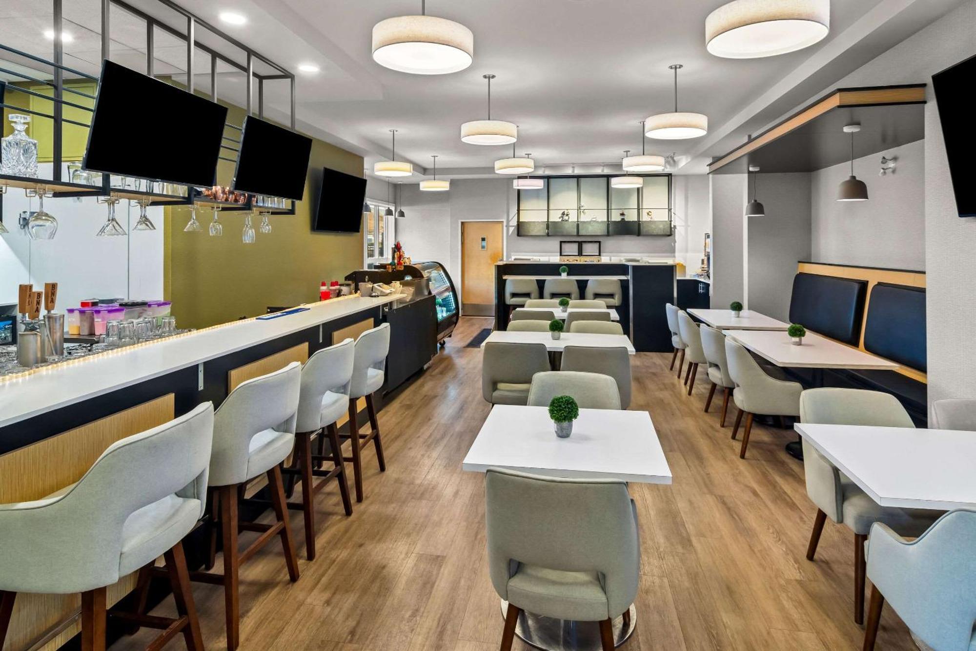 Park Inn By Radisson, Kelowna Dış mekan fotoğraf