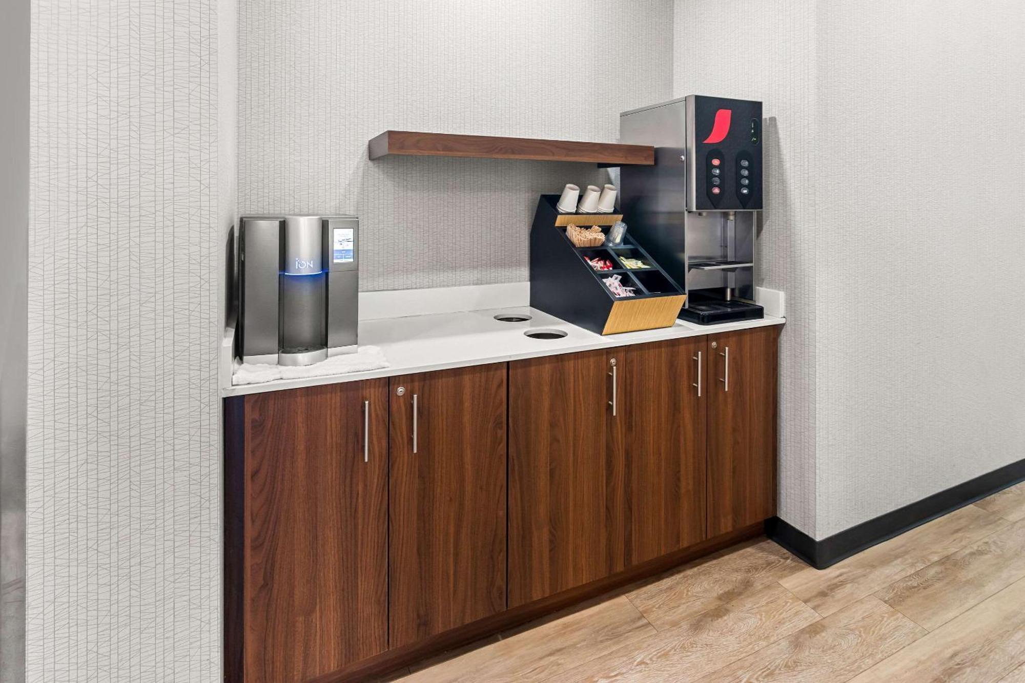 Park Inn By Radisson, Kelowna Dış mekan fotoğraf