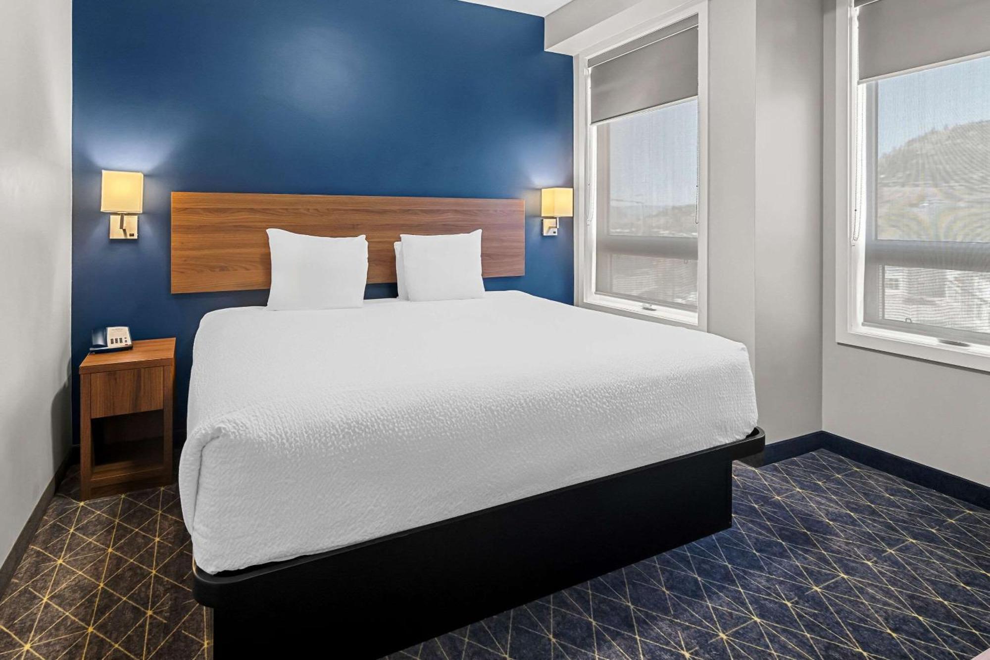 Park Inn By Radisson, Kelowna Dış mekan fotoğraf