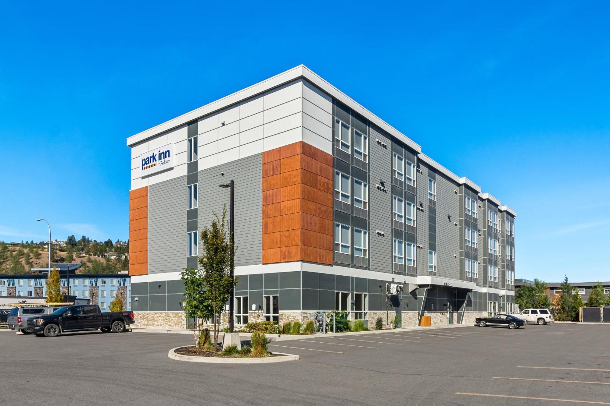 Park Inn By Radisson, Kelowna Dış mekan fotoğraf